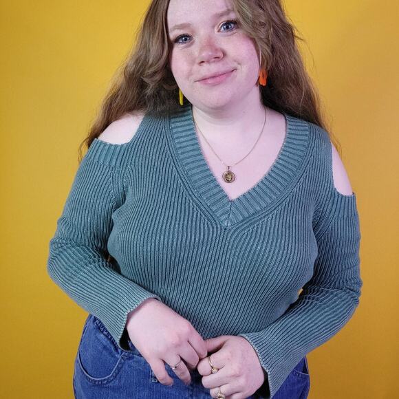 Nwt Knit Acid Wash Cold Shoulder Sweater, M - Picture 1 of 4